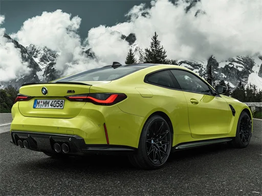 BMW M4 Coupe Yapboz: Hız Tutkunlarına Özel!